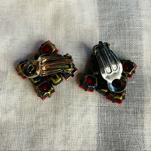 SOLD Vintage Red Glass Rhinestone Earrings Rare - Picture 2 of 3